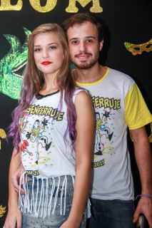 
                    <a style='margin-left: 5px;' class='btn btn-xs btn-social btn-facebook' href='https://www.facebook.com/sharer/sharer.php?u=https://www.galeramix.com.br/imagem/a1/800-800-90/conteudo/site_galerias/1/img1291.jpg' rel='popup' data-width='500' data-height='400'><i class='fa fa-facebook'></i>Compartilhar <span class='hidden-xs'>no Facebook</span>
                </a> 
                <a class='btn btn-default btn-xs' target='_blank' href='imagem/a1/800-800-90/conteudo/site_galerias/1/img1291.jpg'>
                    <span class='glyphicon glyphicon-cloud-download'></span> Salvar
                </a>
                