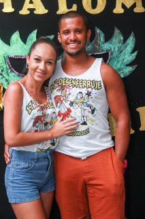 
<a style='margin-left: 5px;' class='btn btn-xs btn-social btn-facebook' href='https://www.facebook.com/sharer/sharer.php?u=https://www.galeramix.com.br/imagem/a1/800-800-90/conteudo/site_galerias/1/img1300.jpg' rel='popup' data-width='500' data-height='400'><i class='fa fa-facebook'></i>Compartilhar <span class='hidden-xs'>no Facebook</span>
</a> 
<a class='btn btn-default btn-xs' target='_blank' href='imagem/a1/800-800-90/conteudo/site_galerias/1/img1300.jpg'>
<span class='glyphicon glyphicon-cloud-download'></span> Salvar
</a>
