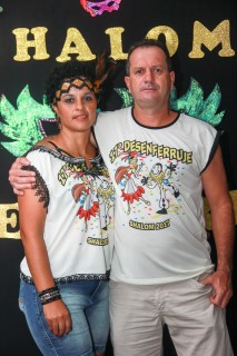 
<a style='margin-left: 5px;' class='btn btn-xs btn-social btn-facebook' href='https://www.facebook.com/sharer/sharer.php?u=https://www.galeramix.com.br/imagem/a1/800-800-90/conteudo/site_galerias/1/img1320.jpg' rel='popup' data-width='500' data-height='400'><i class='fa fa-facebook'></i>Compartilhar <span class='hidden-xs'>no Facebook</span>
</a> 
<a class='btn btn-default btn-xs' target='_blank' href='imagem/a1/800-800-90/conteudo/site_galerias/1/img1320.jpg'>
<span class='glyphicon glyphicon-cloud-download'></span> Salvar
</a>
