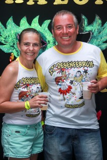 
<a style='margin-left: 5px;' class='btn btn-xs btn-social btn-facebook' href='https://www.facebook.com/sharer/sharer.php?u=https://www.galeramix.com.br/imagem/a1/800-800-90/conteudo/site_galerias/1/img1323.jpg' rel='popup' data-width='500' data-height='400'><i class='fa fa-facebook'></i>Compartilhar <span class='hidden-xs'>no Facebook</span>
</a> 
<a class='btn btn-default btn-xs' target='_blank' href='imagem/a1/800-800-90/conteudo/site_galerias/1/img1323.jpg'>
<span class='glyphicon glyphicon-cloud-download'></span> Salvar
</a>
