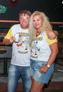 
<a style='margin-left: 5px;' class='btn btn-xs btn-social btn-facebook' href='https://www.facebook.com/sharer/sharer.php?u=https://www.galeramix.com.br/imagem/a1/800-800-90/conteudo/site_galerias/1/img1348.jpg' rel='popup' data-width='500' data-height='400'><i class='fa fa-facebook'></i>Compartilhar <span class='hidden-xs'>no Facebook</span>
</a> 
<a class='btn btn-default btn-xs' target='_blank' href='imagem/a1/800-800-90/conteudo/site_galerias/1/img1348.jpg'>
<span class='glyphicon glyphicon-cloud-download'></span> Salvar
</a>
