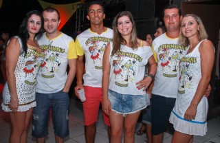 
<a style='margin-left: 5px;' class='btn btn-xs btn-social btn-facebook' href='https://www.facebook.com/sharer/sharer.php?u=https://www.galeramix.com.br/imagem/a1/800-800-90/conteudo/site_galerias/1/img1359.jpg' rel='popup' data-width='500' data-height='400'><i class='fa fa-facebook'></i>Compartilhar <span class='hidden-xs'>no Facebook</span>
</a> 
<a class='btn btn-default btn-xs' target='_blank' href='imagem/a1/800-800-90/conteudo/site_galerias/1/img1359.jpg'>
<span class='glyphicon glyphicon-cloud-download'></span> Salvar
</a>
