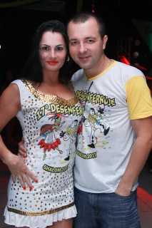 
<a style='margin-left: 5px;' class='btn btn-xs btn-social btn-facebook' href='https://www.facebook.com/sharer/sharer.php?u=https://www.galeramix.com.br/imagem/a1/800-800-90/conteudo/site_galerias/1/img1360.jpg' rel='popup' data-width='500' data-height='400'><i class='fa fa-facebook'></i>Compartilhar <span class='hidden-xs'>no Facebook</span>
</a> 
<a class='btn btn-default btn-xs' target='_blank' href='imagem/a1/800-800-90/conteudo/site_galerias/1/img1360.jpg'>
<span class='glyphicon glyphicon-cloud-download'></span> Salvar
</a>
