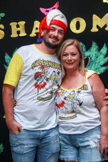 
<a style='margin-left: 5px;' class='btn btn-xs btn-social btn-facebook' href='https://www.facebook.com/sharer/sharer.php?u=https://www.galeramix.com.br/imagem/a1/800-800-90/conteudo/site_galerias/1/img1365.jpg' rel='popup' data-width='500' data-height='400'><i class='fa fa-facebook'></i>Compartilhar <span class='hidden-xs'>no Facebook</span>
</a> 
<a class='btn btn-default btn-xs' target='_blank' href='imagem/a1/800-800-90/conteudo/site_galerias/1/img1365.jpg'>
<span class='glyphicon glyphicon-cloud-download'></span> Salvar
</a>
