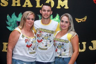 
<a style='margin-left: 5px;' class='btn btn-xs btn-social btn-facebook' href='https://www.facebook.com/sharer/sharer.php?u=https://www.galeramix.com.br/imagem/a1/800-800-90/conteudo/site_galerias/1/img1369.jpg' rel='popup' data-width='500' data-height='400'><i class='fa fa-facebook'></i>Compartilhar <span class='hidden-xs'>no Facebook</span>
</a> 
<a class='btn btn-default btn-xs' target='_blank' href='imagem/a1/800-800-90/conteudo/site_galerias/1/img1369.jpg'>
<span class='glyphicon glyphicon-cloud-download'></span> Salvar
</a>
