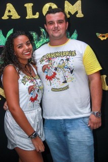 
<a style='margin-left: 5px;' class='btn btn-xs btn-social btn-facebook' href='https://www.facebook.com/sharer/sharer.php?u=https://www.galeramix.com.br/imagem/a1/800-800-90/conteudo/site_galerias/1/img1374.jpg' rel='popup' data-width='500' data-height='400'><i class='fa fa-facebook'></i>Compartilhar <span class='hidden-xs'>no Facebook</span>
</a> 
<a class='btn btn-default btn-xs' target='_blank' href='imagem/a1/800-800-90/conteudo/site_galerias/1/img1374.jpg'>
<span class='glyphicon glyphicon-cloud-download'></span> Salvar
</a>
