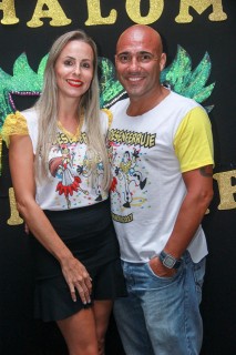 
<a style='margin-left: 5px;' class='btn btn-xs btn-social btn-facebook' href='https://www.facebook.com/sharer/sharer.php?u=https://www.galeramix.com.br/imagem/a1/800-800-90/conteudo/site_galerias/1/img1387.jpg' rel='popup' data-width='500' data-height='400'><i class='fa fa-facebook'></i>Compartilhar <span class='hidden-xs'>no Facebook</span>
</a> 
<a class='btn btn-default btn-xs' target='_blank' href='imagem/a1/800-800-90/conteudo/site_galerias/1/img1387.jpg'>
<span class='glyphicon glyphicon-cloud-download'></span> Salvar
</a>
