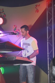 
<a style='margin-left: 5px;' class='btn btn-xs btn-social btn-facebook' href='https://www.facebook.com/sharer/sharer.php?u=https://www.galeramix.com.br/imagem/a1/800-800-90/conteudo/site_galerias/1/img1398.jpg' rel='popup' data-width='500' data-height='400'><i class='fa fa-facebook'></i>Compartilhar <span class='hidden-xs'>no Facebook</span>
</a> 
<a class='btn btn-default btn-xs' target='_blank' href='imagem/a1/800-800-90/conteudo/site_galerias/1/img1398.jpg'>
<span class='glyphicon glyphicon-cloud-download'></span> Salvar
</a>
