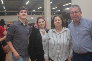 
                                <a style='margin-left: 5px;' class='btn btn-xs btn-social btn-facebook' href='https://www.facebook.com/sharer/sharer.php?u=https://www.galeramix.com.br/imagem/a104/800-800-90/conteudo/site_galerias/104/festa-do-divino-espirito-santo-tijucas-galeramix-1.jpg' rel='popup' data-width='500' data-height='400'><i class='fa fa-facebook'></i>Compartilhar <span class='hidden-xs'>no Facebook</span>
                            </a> 
                            <a class='btn btn-default btn-xs' target='_blank' href='imagem/a104/800-800-90/conteudo/site_galerias/104/festa-do-divino-espirito-santo-tijucas-galeramix-1.jpg'>
                                <span class='glyphicon glyphicon-cloud-download'></span> Salvar
                            </a>
                            