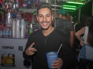 
        <a style='margin-left: 5px;' class='btn btn-xs btn-social btn-facebook' href='https://www.facebook.com/sharer/sharer.php?u=https://www.galeramix.com.br/imagem/a104/800-800-90/conteudo/site_galerias/104/festa-do-divino-espirito-santo-tijucas-galeramix-15.jpg' rel='popup' data-width='500' data-height='400'><i class='fa fa-facebook'></i>Compartilhar <span class='hidden-xs'>no Facebook</span>
    </a> 
    <a class='btn btn-default btn-xs' target='_blank' href='imagem/a104/800-800-90/conteudo/site_galerias/104/festa-do-divino-espirito-santo-tijucas-galeramix-15.jpg'>
        <span class='glyphicon glyphicon-cloud-download'></span> Salvar
    </a>
    