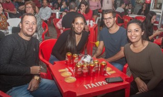 
<a style='margin-left: 5px;' class='btn btn-xs btn-social btn-facebook' href='https://www.facebook.com/sharer/sharer.php?u=https://www.galeramix.com.br/imagem/a104/800-800-90/conteudo/site_galerias/104/festa-do-divino-espirito-santo-tijucas-galeramix-19.jpg' rel='popup' data-width='500' data-height='400'><i class='fa fa-facebook'></i>Compartilhar <span class='hidden-xs'>no Facebook</span>
</a> 
<a class='btn btn-default btn-xs' target='_blank' href='imagem/a104/800-800-90/conteudo/site_galerias/104/festa-do-divino-espirito-santo-tijucas-galeramix-19.jpg'>
<span class='glyphicon glyphicon-cloud-download'></span> Salvar
</a>
