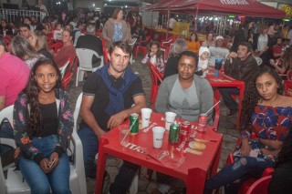 
<a style='margin-left: 5px;' class='btn btn-xs btn-social btn-facebook' href='https://www.facebook.com/sharer/sharer.php?u=https://www.galeramix.com.br/imagem/a104/800-800-90/conteudo/site_galerias/104/festa-do-divino-espirito-santo-tijucas-galeramix-20.jpg' rel='popup' data-width='500' data-height='400'><i class='fa fa-facebook'></i>Compartilhar <span class='hidden-xs'>no Facebook</span>
</a> 
<a class='btn btn-default btn-xs' target='_blank' href='imagem/a104/800-800-90/conteudo/site_galerias/104/festa-do-divino-espirito-santo-tijucas-galeramix-20.jpg'>
<span class='glyphicon glyphicon-cloud-download'></span> Salvar
</a>
