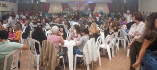 
<a style='margin-left: 5px;' class='btn btn-xs btn-social btn-facebook' href='https://www.facebook.com/sharer/sharer.php?u=https://www.galeramix.com.br/imagem/a104/800-800-90/conteudo/site_galerias/104/festa-do-divino-espirito-santo-tijucas-galeramix-27.jpg' rel='popup' data-width='500' data-height='400'><i class='fa fa-facebook'></i>Compartilhar <span class='hidden-xs'>no Facebook</span>
</a> 
<a class='btn btn-default btn-xs' target='_blank' href='imagem/a104/800-800-90/conteudo/site_galerias/104/festa-do-divino-espirito-santo-tijucas-galeramix-27.jpg'>
<span class='glyphicon glyphicon-cloud-download'></span> Salvar
</a>
