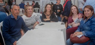 
<a style='margin-left: 5px;' class='btn btn-xs btn-social btn-facebook' href='https://www.facebook.com/sharer/sharer.php?u=https://www.galeramix.com.br/imagem/a104/800-800-90/conteudo/site_galerias/104/festa-do-divino-espirito-santo-tijucas-galeramix-29.jpg' rel='popup' data-width='500' data-height='400'><i class='fa fa-facebook'></i>Compartilhar <span class='hidden-xs'>no Facebook</span>
</a> 
<a class='btn btn-default btn-xs' target='_blank' href='imagem/a104/800-800-90/conteudo/site_galerias/104/festa-do-divino-espirito-santo-tijucas-galeramix-29.jpg'>
<span class='glyphicon glyphicon-cloud-download'></span> Salvar
</a>
