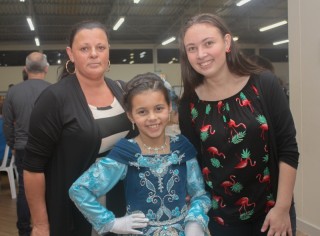 
<a style='margin-left: 5px;' class='btn btn-xs btn-social btn-facebook' href='https://www.facebook.com/sharer/sharer.php?u=https://www.galeramix.com.br/imagem/a104/800-800-90/conteudo/site_galerias/104/festa-do-divino-espirito-santo-tijucas-galeramix-42.jpg' rel='popup' data-width='500' data-height='400'><i class='fa fa-facebook'></i>Compartilhar <span class='hidden-xs'>no Facebook</span>
</a> 
<a class='btn btn-default btn-xs' target='_blank' href='imagem/a104/800-800-90/conteudo/site_galerias/104/festa-do-divino-espirito-santo-tijucas-galeramix-42.jpg'>
<span class='glyphicon glyphicon-cloud-download'></span> Salvar
</a>
