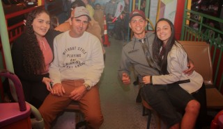 
<a style='margin-left: 5px;' class='btn btn-xs btn-social btn-facebook' href='https://www.facebook.com/sharer/sharer.php?u=https://www.galeramix.com.br/imagem/a104/800-800-90/conteudo/site_galerias/104/festa-do-divino-espirito-santo-tijucas-galeramix-47.jpg' rel='popup' data-width='500' data-height='400'><i class='fa fa-facebook'></i>Compartilhar <span class='hidden-xs'>no Facebook</span>
</a> 
<a class='btn btn-default btn-xs' target='_blank' href='imagem/a104/800-800-90/conteudo/site_galerias/104/festa-do-divino-espirito-santo-tijucas-galeramix-47.jpg'>
<span class='glyphicon glyphicon-cloud-download'></span> Salvar
</a>
