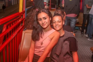 
<a style='margin-left: 5px;' class='btn btn-xs btn-social btn-facebook' href='https://www.facebook.com/sharer/sharer.php?u=https://www.galeramix.com.br/imagem/a104/800-800-90/conteudo/site_galerias/104/festa-do-divino-espirito-santo-tijucas-galeramix-54.jpg' rel='popup' data-width='500' data-height='400'><i class='fa fa-facebook'></i>Compartilhar <span class='hidden-xs'>no Facebook</span>
</a> 
<a class='btn btn-default btn-xs' target='_blank' href='imagem/a104/800-800-90/conteudo/site_galerias/104/festa-do-divino-espirito-santo-tijucas-galeramix-54.jpg'>
<span class='glyphicon glyphicon-cloud-download'></span> Salvar
</a>
