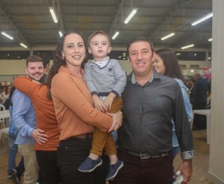 
<a style='margin-left: 5px;' class='btn btn-xs btn-social btn-facebook' href='https://www.facebook.com/sharer/sharer.php?u=https://www.galeramix.com.br/imagem/a104/800-800-90/conteudo/site_galerias/104/festa-do-divino-espirito-santo-tijucas-galeramix-57.jpg' rel='popup' data-width='500' data-height='400'><i class='fa fa-facebook'></i>Compartilhar <span class='hidden-xs'>no Facebook</span>
</a> 
<a class='btn btn-default btn-xs' target='_blank' href='imagem/a104/800-800-90/conteudo/site_galerias/104/festa-do-divino-espirito-santo-tijucas-galeramix-57.jpg'>
<span class='glyphicon glyphicon-cloud-download'></span> Salvar
</a>
