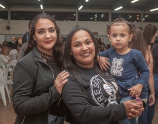 
<a style='margin-left: 5px;' class='btn btn-xs btn-social btn-facebook' href='https://www.facebook.com/sharer/sharer.php?u=https://www.galeramix.com.br/imagem/a104/800-800-90/conteudo/site_galerias/104/festa-do-divino-espirito-santo-tijucas-galeramix-63.jpg' rel='popup' data-width='500' data-height='400'><i class='fa fa-facebook'></i>Compartilhar <span class='hidden-xs'>no Facebook</span>
</a> 
<a class='btn btn-default btn-xs' target='_blank' href='imagem/a104/800-800-90/conteudo/site_galerias/104/festa-do-divino-espirito-santo-tijucas-galeramix-63.jpg'>
<span class='glyphicon glyphicon-cloud-download'></span> Salvar
</a>
