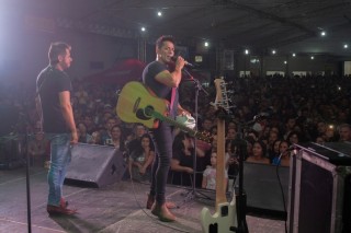 
                                    <a style='margin-left: 5px;' class='btn btn-xs btn-social btn-facebook' href='https://www.facebook.com/sharer/sharer.php?u=https://www.galeramix.com.br/imagem/a106/800-800-90/conteudo/site_galerias/106/01img4436.jpg' rel='popup' data-width='500' data-height='400'><i class='fa fa-facebook'></i>Compartilhar <span class='hidden-xs'>no Facebook</span>
                                </a> 
                                <a class='btn btn-default btn-xs' target='_blank' href='imagem/a106/800-800-90/conteudo/site_galerias/106/01img4436.jpg'>
                                    <span class='glyphicon glyphicon-cloud-download'></span> Salvar
                                </a>
                                