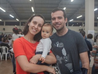 
<a style='margin-left: 5px;' class='btn btn-xs btn-social btn-facebook' href='https://www.facebook.com/sharer/sharer.php?u=https://www.galeramix.com.br/imagem/a106/800-800-90/conteudo/site_galerias/106/img4401.jpg' rel='popup' data-width='500' data-height='400'><i class='fa fa-facebook'></i>Compartilhar <span class='hidden-xs'>no Facebook</span>
</a> 
<a class='btn btn-default btn-xs' target='_blank' href='imagem/a106/800-800-90/conteudo/site_galerias/106/img4401.jpg'>
<span class='glyphicon glyphicon-cloud-download'></span> Salvar
</a>
