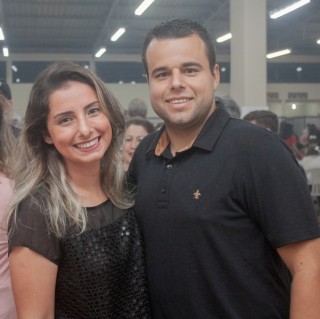 
<a style='margin-left: 5px;' class='btn btn-xs btn-social btn-facebook' href='https://www.facebook.com/sharer/sharer.php?u=https://www.galeramix.com.br/imagem/a106/800-800-90/conteudo/site_galerias/106/img4416.jpg' rel='popup' data-width='500' data-height='400'><i class='fa fa-facebook'></i>Compartilhar <span class='hidden-xs'>no Facebook</span>
</a> 
<a class='btn btn-default btn-xs' target='_blank' href='imagem/a106/800-800-90/conteudo/site_galerias/106/img4416.jpg'>
<span class='glyphicon glyphicon-cloud-download'></span> Salvar
</a>
