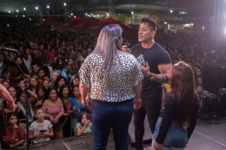 
<a style='margin-left: 5px;' class='btn btn-xs btn-social btn-facebook' href='https://www.facebook.com/sharer/sharer.php?u=https://www.galeramix.com.br/imagem/a106/800-800-90/conteudo/site_galerias/106/img4468.jpg' rel='popup' data-width='500' data-height='400'><i class='fa fa-facebook'></i>Compartilhar <span class='hidden-xs'>no Facebook</span>
</a> 
<a class='btn btn-default btn-xs' target='_blank' href='imagem/a106/800-800-90/conteudo/site_galerias/106/img4468.jpg'>
<span class='glyphicon glyphicon-cloud-download'></span> Salvar
</a>
