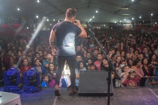 
<a style='margin-left: 5px;' class='btn btn-xs btn-social btn-facebook' href='https://www.facebook.com/sharer/sharer.php?u=https://www.galeramix.com.br/imagem/a106/800-800-90/conteudo/site_galerias/106/img4504.jpg' rel='popup' data-width='500' data-height='400'><i class='fa fa-facebook'></i>Compartilhar <span class='hidden-xs'>no Facebook</span>
</a> 
<a class='btn btn-default btn-xs' target='_blank' href='imagem/a106/800-800-90/conteudo/site_galerias/106/img4504.jpg'>
<span class='glyphicon glyphicon-cloud-download'></span> Salvar
</a>
