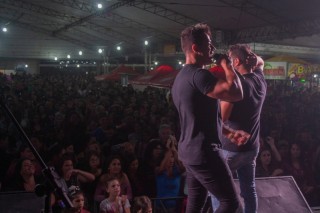 
<a style='margin-left: 5px;' class='btn btn-xs btn-social btn-facebook' href='https://www.facebook.com/sharer/sharer.php?u=https://www.galeramix.com.br/imagem/a106/800-800-90/conteudo/site_galerias/106/img4513.jpg' rel='popup' data-width='500' data-height='400'><i class='fa fa-facebook'></i>Compartilhar <span class='hidden-xs'>no Facebook</span>
</a> 
<a class='btn btn-default btn-xs' target='_blank' href='imagem/a106/800-800-90/conteudo/site_galerias/106/img4513.jpg'>
<span class='glyphicon glyphicon-cloud-download'></span> Salvar
</a>
