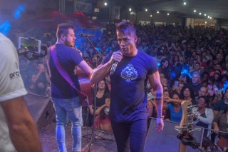 
<a style='margin-left: 5px;' class='btn btn-xs btn-social btn-facebook' href='https://www.facebook.com/sharer/sharer.php?u=https://www.galeramix.com.br/imagem/a106/800-800-90/conteudo/site_galerias/106/img4531.jpg' rel='popup' data-width='500' data-height='400'><i class='fa fa-facebook'></i>Compartilhar <span class='hidden-xs'>no Facebook</span>
</a> 
<a class='btn btn-default btn-xs' target='_blank' href='imagem/a106/800-800-90/conteudo/site_galerias/106/img4531.jpg'>
<span class='glyphicon glyphicon-cloud-download'></span> Salvar
</a>
