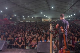 
<a style='margin-left: 5px;' class='btn btn-xs btn-social btn-facebook' href='https://www.facebook.com/sharer/sharer.php?u=https://www.galeramix.com.br/imagem/a106/800-800-90/conteudo/site_galerias/106/img4549.jpg' rel='popup' data-width='500' data-height='400'><i class='fa fa-facebook'></i>Compartilhar <span class='hidden-xs'>no Facebook</span>
</a> 
<a class='btn btn-default btn-xs' target='_blank' href='imagem/a106/800-800-90/conteudo/site_galerias/106/img4549.jpg'>
<span class='glyphicon glyphicon-cloud-download'></span> Salvar
</a>
