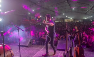 
<a style='margin-left: 5px;' class='btn btn-xs btn-social btn-facebook' href='https://www.facebook.com/sharer/sharer.php?u=https://www.galeramix.com.br/imagem/a106/800-800-90/conteudo/site_galerias/106/img4557.jpg' rel='popup' data-width='500' data-height='400'><i class='fa fa-facebook'></i>Compartilhar <span class='hidden-xs'>no Facebook</span>
</a> 
<a class='btn btn-default btn-xs' target='_blank' href='imagem/a106/800-800-90/conteudo/site_galerias/106/img4557.jpg'>
<span class='glyphicon glyphicon-cloud-download'></span> Salvar
</a>
