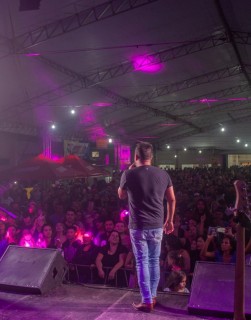 
<a style='margin-left: 5px;' class='btn btn-xs btn-social btn-facebook' href='https://www.facebook.com/sharer/sharer.php?u=https://www.galeramix.com.br/imagem/a106/800-800-90/conteudo/site_galerias/106/img4567.jpg' rel='popup' data-width='500' data-height='400'><i class='fa fa-facebook'></i>Compartilhar <span class='hidden-xs'>no Facebook</span>
</a> 
<a class='btn btn-default btn-xs' target='_blank' href='imagem/a106/800-800-90/conteudo/site_galerias/106/img4567.jpg'>
<span class='glyphicon glyphicon-cloud-download'></span> Salvar
</a>
