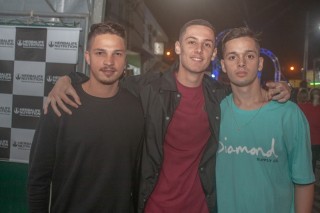 
<a style='margin-left: 5px;' class='btn btn-xs btn-social btn-facebook' href='https://www.facebook.com/sharer/sharer.php?u=https://www.galeramix.com.br/imagem/a106/800-800-90/conteudo/site_galerias/106/img4649.jpg' rel='popup' data-width='500' data-height='400'><i class='fa fa-facebook'></i>Compartilhar <span class='hidden-xs'>no Facebook</span>
</a> 
<a class='btn btn-default btn-xs' target='_blank' href='imagem/a106/800-800-90/conteudo/site_galerias/106/img4649.jpg'>
<span class='glyphicon glyphicon-cloud-download'></span> Salvar
</a>
