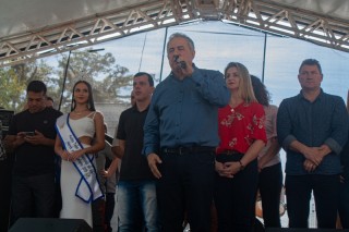 
<a style='margin-left: 5px;' class='btn btn-xs btn-social btn-facebook' href='https://www.facebook.com/sharer/sharer.php?u=https://www.galeramix.com.br/imagem/a108/800-800-90/conteudo/site_galerias/108/tijucasaaniversario-159-anos-tijucas-galera-mix-46.jpg' rel='popup' data-width='500' data-height='400'><i class='fa fa-facebook'></i>Compartilhar <span class='hidden-xs'>no Facebook</span>
</a> 
<a class='btn btn-default btn-xs' target='_blank' href='imagem/a108/800-800-90/conteudo/site_galerias/108/tijucasaaniversario-159-anos-tijucas-galera-mix-46.jpg'>
<span class='glyphicon glyphicon-cloud-download'></span> Salvar
</a>
