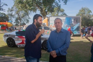 
<a style='margin-left: 5px;' class='btn btn-xs btn-social btn-facebook' href='https://www.facebook.com/sharer/sharer.php?u=https://www.galeramix.com.br/imagem/a108/800-800-90/conteudo/site_galerias/108/tijucasaaniversario-159-anos-tijucas-galera-mix-53.jpg' rel='popup' data-width='500' data-height='400'><i class='fa fa-facebook'></i>Compartilhar <span class='hidden-xs'>no Facebook</span>
</a> 
<a class='btn btn-default btn-xs' target='_blank' href='imagem/a108/800-800-90/conteudo/site_galerias/108/tijucasaaniversario-159-anos-tijucas-galera-mix-53.jpg'>
<span class='glyphicon glyphicon-cloud-download'></span> Salvar
</a>
