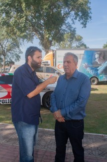 
<a style='margin-left: 5px;' class='btn btn-xs btn-social btn-facebook' href='https://www.facebook.com/sharer/sharer.php?u=https://www.galeramix.com.br/imagem/a108/800-800-90/conteudo/site_galerias/108/tijucasaaniversario-159-anos-tijucas-galera-mix-54.jpg' rel='popup' data-width='500' data-height='400'><i class='fa fa-facebook'></i>Compartilhar <span class='hidden-xs'>no Facebook</span>
</a> 
<a class='btn btn-default btn-xs' target='_blank' href='imagem/a108/800-800-90/conteudo/site_galerias/108/tijucasaaniversario-159-anos-tijucas-galera-mix-54.jpg'>
<span class='glyphicon glyphicon-cloud-download'></span> Salvar
</a>
