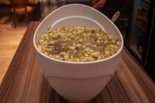 
                        <a style='margin-left: 5px;' class='btn btn-xs btn-social btn-facebook' href='https://www.facebook.com/sharer/sharer.php?u=https://www.galeramix.com.br/imagem/a109/800-800-90/conteudo/site_galerias/109/nona-cre-tijucas-jantar-dia-dos-namorados-galeramix-12.jpg' rel='popup' data-width='500' data-height='400'><i class='fa fa-facebook'></i>Compartilhar <span class='hidden-xs'>no Facebook</span>
                    </a> 
                    <a class='btn btn-default btn-xs' target='_blank' href='imagem/a109/800-800-90/conteudo/site_galerias/109/nona-cre-tijucas-jantar-dia-dos-namorados-galeramix-12.jpg'>
                        <span class='glyphicon glyphicon-cloud-download'></span> Salvar
                    </a>
                    