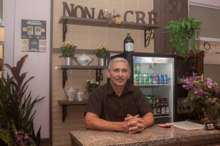 
        <a style='margin-left: 5px;' class='btn btn-xs btn-social btn-facebook' href='https://www.facebook.com/sharer/sharer.php?u=https://www.galeramix.com.br/imagem/a109/800-800-90/conteudo/site_galerias/109/nona-cre-tijucas-jantar-dia-dos-namorados-galeramix-16.jpg' rel='popup' data-width='500' data-height='400'><i class='fa fa-facebook'></i>Compartilhar <span class='hidden-xs'>no Facebook</span>
    </a> 
    <a class='btn btn-default btn-xs' target='_blank' href='imagem/a109/800-800-90/conteudo/site_galerias/109/nona-cre-tijucas-jantar-dia-dos-namorados-galeramix-16.jpg'>
        <span class='glyphicon glyphicon-cloud-download'></span> Salvar
    </a>
    