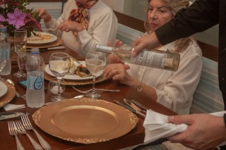 
<a style='margin-left: 5px;' class='btn btn-xs btn-social btn-facebook' href='https://www.facebook.com/sharer/sharer.php?u=https://www.galeramix.com.br/imagem/a109/800-800-90/conteudo/site_galerias/109/nona-cre-tijucas-jantar-dia-dos-namorados-galeramix-27.jpg' rel='popup' data-width='500' data-height='400'><i class='fa fa-facebook'></i>Compartilhar <span class='hidden-xs'>no Facebook</span>
</a> 
<a class='btn btn-default btn-xs' target='_blank' href='imagem/a109/800-800-90/conteudo/site_galerias/109/nona-cre-tijucas-jantar-dia-dos-namorados-galeramix-27.jpg'>
<span class='glyphicon glyphicon-cloud-download'></span> Salvar
</a>
