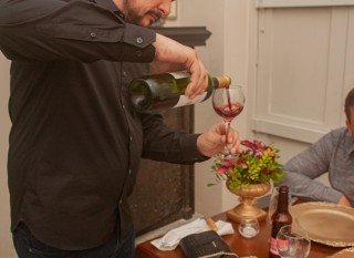 
<a style='margin-left: 5px;' class='btn btn-xs btn-social btn-facebook' href='https://www.facebook.com/sharer/sharer.php?u=https://www.galeramix.com.br/imagem/a109/800-800-90/conteudo/site_galerias/109/nona-cre-tijucas-jantar-dia-dos-namorados-galeramix-31.jpg' rel='popup' data-width='500' data-height='400'><i class='fa fa-facebook'></i>Compartilhar <span class='hidden-xs'>no Facebook</span>
</a> 
<a class='btn btn-default btn-xs' target='_blank' href='imagem/a109/800-800-90/conteudo/site_galerias/109/nona-cre-tijucas-jantar-dia-dos-namorados-galeramix-31.jpg'>
<span class='glyphicon glyphicon-cloud-download'></span> Salvar
</a>
