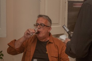 
<a style='margin-left: 5px;' class='btn btn-xs btn-social btn-facebook' href='https://www.facebook.com/sharer/sharer.php?u=https://www.galeramix.com.br/imagem/a109/800-800-90/conteudo/site_galerias/109/nona-cre-tijucas-jantar-dia-dos-namorados-galeramix-39.jpg' rel='popup' data-width='500' data-height='400'><i class='fa fa-facebook'></i>Compartilhar <span class='hidden-xs'>no Facebook</span>
</a> 
<a class='btn btn-default btn-xs' target='_blank' href='imagem/a109/800-800-90/conteudo/site_galerias/109/nona-cre-tijucas-jantar-dia-dos-namorados-galeramix-39.jpg'>
<span class='glyphicon glyphicon-cloud-download'></span> Salvar
</a>
