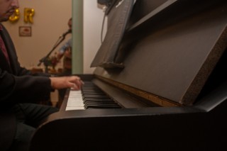 
<a style='margin-left: 5px;' class='btn btn-xs btn-social btn-facebook' href='https://www.facebook.com/sharer/sharer.php?u=https://www.galeramix.com.br/imagem/a109/800-800-90/conteudo/site_galerias/109/nona-cre-tijucas-jantar-dia-dos-namorados-galeramix-5.jpg' rel='popup' data-width='500' data-height='400'><i class='fa fa-facebook'></i>Compartilhar <span class='hidden-xs'>no Facebook</span>
</a> 
<a class='btn btn-default btn-xs' target='_blank' href='imagem/a109/800-800-90/conteudo/site_galerias/109/nona-cre-tijucas-jantar-dia-dos-namorados-galeramix-5.jpg'>
<span class='glyphicon glyphicon-cloud-download'></span> Salvar
</a>
