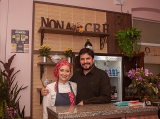 
<a style='margin-left: 5px;' class='btn btn-xs btn-social btn-facebook' href='https://www.facebook.com/sharer/sharer.php?u=https://www.galeramix.com.br/imagem/a109/800-800-90/conteudo/site_galerias/109/nona-cre-tijucas-jantar-dia-dos-namorados-galeramix-53.jpg' rel='popup' data-width='500' data-height='400'><i class='fa fa-facebook'></i>Compartilhar <span class='hidden-xs'>no Facebook</span>
</a> 
<a class='btn btn-default btn-xs' target='_blank' href='imagem/a109/800-800-90/conteudo/site_galerias/109/nona-cre-tijucas-jantar-dia-dos-namorados-galeramix-53.jpg'>
<span class='glyphicon glyphicon-cloud-download'></span> Salvar
</a>
