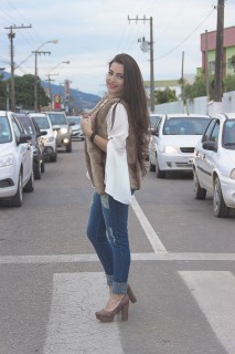 
                                <a style='margin-left: 5px;' class='btn btn-xs btn-social btn-facebook' href='https://www.facebook.com/sharer/sharer.php?u=https://www.galeramix.com.br/imagem/a11/800-800-90/conteudo/site_galerias/11/diminuir-10.jpg' rel='popup' data-width='500' data-height='400'><i class='fa fa-facebook'></i>Compartilhar <span class='hidden-xs'>no Facebook</span>
                            </a> 
                            <a class='btn btn-default btn-xs' target='_blank' href='imagem/a11/800-800-90/conteudo/site_galerias/11/diminuir-10.jpg'>
                                <span class='glyphicon glyphicon-cloud-download'></span> Salvar
                            </a>
                            