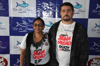 
                            <a style='margin-left: 5px;' class='btn btn-xs btn-social btn-facebook' href='https://www.facebook.com/sharer/sharer.php?u=https://www.galeramix.com.br/imagem/a110/800-800-90/conteudo/site_galerias/110/feijoada-do-jean-negao-2019-10.jpg' rel='popup' data-width='500' data-height='400'><i class='fa fa-facebook'></i>Compartilhar <span class='hidden-xs'>no Facebook</span>
                        </a> 
                        <a class='btn btn-default btn-xs' target='_blank' href='imagem/a110/800-800-90/conteudo/site_galerias/110/feijoada-do-jean-negao-2019-10.jpg'>
                            <span class='glyphicon glyphicon-cloud-download'></span> Salvar
                        </a>
                        