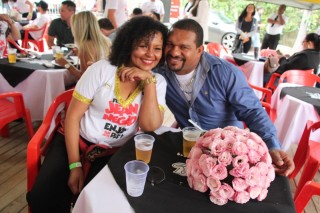 
<a style='margin-left: 5px;' class='btn btn-xs btn-social btn-facebook' href='https://www.facebook.com/sharer/sharer.php?u=https://www.galeramix.com.br/imagem/a110/800-800-90/conteudo/site_galerias/110/feijoada-do-jean-negao-2019-128.jpg' rel='popup' data-width='500' data-height='400'><i class='fa fa-facebook'></i>Compartilhar <span class='hidden-xs'>no Facebook</span>
</a> 
<a class='btn btn-default btn-xs' target='_blank' href='imagem/a110/800-800-90/conteudo/site_galerias/110/feijoada-do-jean-negao-2019-128.jpg'>
<span class='glyphicon glyphicon-cloud-download'></span> Salvar
</a>
