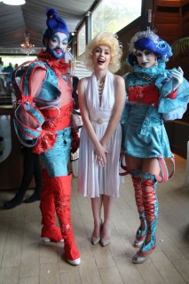 
<a style='margin-left: 5px;' class='btn btn-xs btn-social btn-facebook' href='https://www.facebook.com/sharer/sharer.php?u=https://www.galeramix.com.br/imagem/a110/800-800-90/conteudo/site_galerias/110/feijoada-do-jean-negao-2019-130.jpg' rel='popup' data-width='500' data-height='400'><i class='fa fa-facebook'></i>Compartilhar <span class='hidden-xs'>no Facebook</span>
</a> 
<a class='btn btn-default btn-xs' target='_blank' href='imagem/a110/800-800-90/conteudo/site_galerias/110/feijoada-do-jean-negao-2019-130.jpg'>
<span class='glyphicon glyphicon-cloud-download'></span> Salvar
</a>
