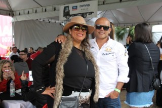 
<a style='margin-left: 5px;' class='btn btn-xs btn-social btn-facebook' href='https://www.facebook.com/sharer/sharer.php?u=https://www.galeramix.com.br/imagem/a110/800-800-90/conteudo/site_galerias/110/feijoada-do-jean-negao-2019-133.jpg' rel='popup' data-width='500' data-height='400'><i class='fa fa-facebook'></i>Compartilhar <span class='hidden-xs'>no Facebook</span>
</a> 
<a class='btn btn-default btn-xs' target='_blank' href='imagem/a110/800-800-90/conteudo/site_galerias/110/feijoada-do-jean-negao-2019-133.jpg'>
<span class='glyphicon glyphicon-cloud-download'></span> Salvar
</a>
