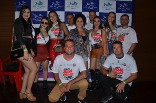 
<a style='margin-left: 5px;' class='btn btn-xs btn-social btn-facebook' href='https://www.facebook.com/sharer/sharer.php?u=https://www.galeramix.com.br/imagem/a110/800-800-90/conteudo/site_galerias/110/feijoada-do-jean-negao-2019-153.jpg' rel='popup' data-width='500' data-height='400'><i class='fa fa-facebook'></i>Compartilhar <span class='hidden-xs'>no Facebook</span>
</a> 
<a class='btn btn-default btn-xs' target='_blank' href='imagem/a110/800-800-90/conteudo/site_galerias/110/feijoada-do-jean-negao-2019-153.jpg'>
<span class='glyphicon glyphicon-cloud-download'></span> Salvar
</a>
